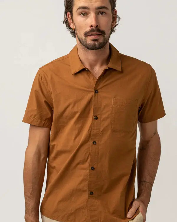 camisa-marrón-hombre-manga-corta